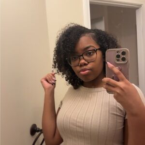 Meet your Posher, Lailah